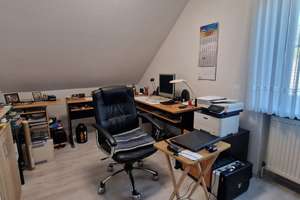 Grünes Paradies in Mosing
Reichlich Platz mit ca. 240 m² Wfl.
Sehr wertige Ausstattung
ELW möglic – Die vollständige Adresse der Immobilie erhältst du vom Anbieter., 95445 Roter Hügel, Bayreuth – Vorschaubild 17