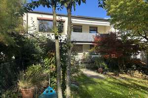 Besonderes Preisangebot - Großzügiges zwei-Familien-Mittelhaus in Kirchheim/Teck – Die vollständige Adresse der Immobilie erhältst du vom Anbieter., 73230 Kirchheim unter Teck – Vorschaubild 1