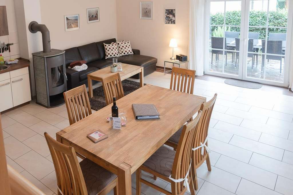 Immobilie in Zempin - Renditestarkes Ferienhaus auf Usedom mit Einliegerwohnung - 49.800 € Einnahmen - provisionsfrei - Bild 3