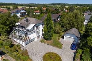 Luxuriöses Familienhaus mit herrlichem Fernblick in ruhiger Wohnlage! – Die vollständige Adresse der Immobilie erhältst du vom Anbieter., 96476 Bad Rodach – Vorschaubild 2