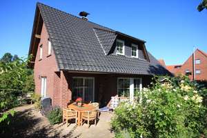 Sehr schönes Einfamilienhaus mit bester Ausstattung auf zauberhaftem Südwestgarten – Die vollständige Adresse der Immobilie erhältst du vom Anbieter., 14612 Falkensee – Vorschaubild 2
