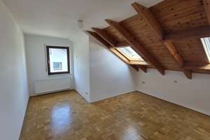 4-Zimmer-Galeriewohnung in Würzburg mit Dachloggia, toller Aussicht auf die Festung und Steinburg! – Gertraud-Rostosky-Strasse 37, 97082 Steinbachtal, Würzburg – Vorschaubild 13
