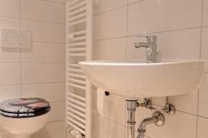 ! Wohnen in der Beimssiedlung - sanierte 2 Raum mit Balkon und Dusche ! – Völpker Str. 16, 39110 Magdeburg – Vorschaubild 2