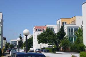 Behagliche 2 Zimmerwohnung in beliebter Wohnanlage, Einbauküche, Wintergarten, Tiefgarage