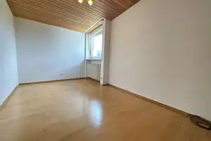 Charmantes Reihenmittelhaus mit Splitlevel-Aufteilung und großem Potenzial – Fürstenfeldbruck (Kreis) – Vorschaubild 18