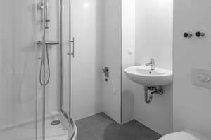 Ruhige 2-Zimmer-Wohnung mit Blick ins Grüne in zentraler Lage – Die vollständige Adresse der Immobilie erhältst du vom Anbieter., 10179 Mitte (Ortsteil), Berlin – Vorschaubild 5