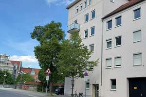 Gepflegte 3-Zimmer-Hochparterre-Wohnung mit Garage in Augsburg – Die vollständige Adresse der Immobilie erhältst du vom Anbieter., 86159 Hochfeld, Augsburg – Vorschaubild 2