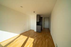 Helles Apartment mit EBK und Balkon – Die vollständige Adresse der Immobilie erhältst du vom Anbieter., 93051 Großprüfening-Dechbetten-Königswiesen, Regensburg – Vorschaubild 1