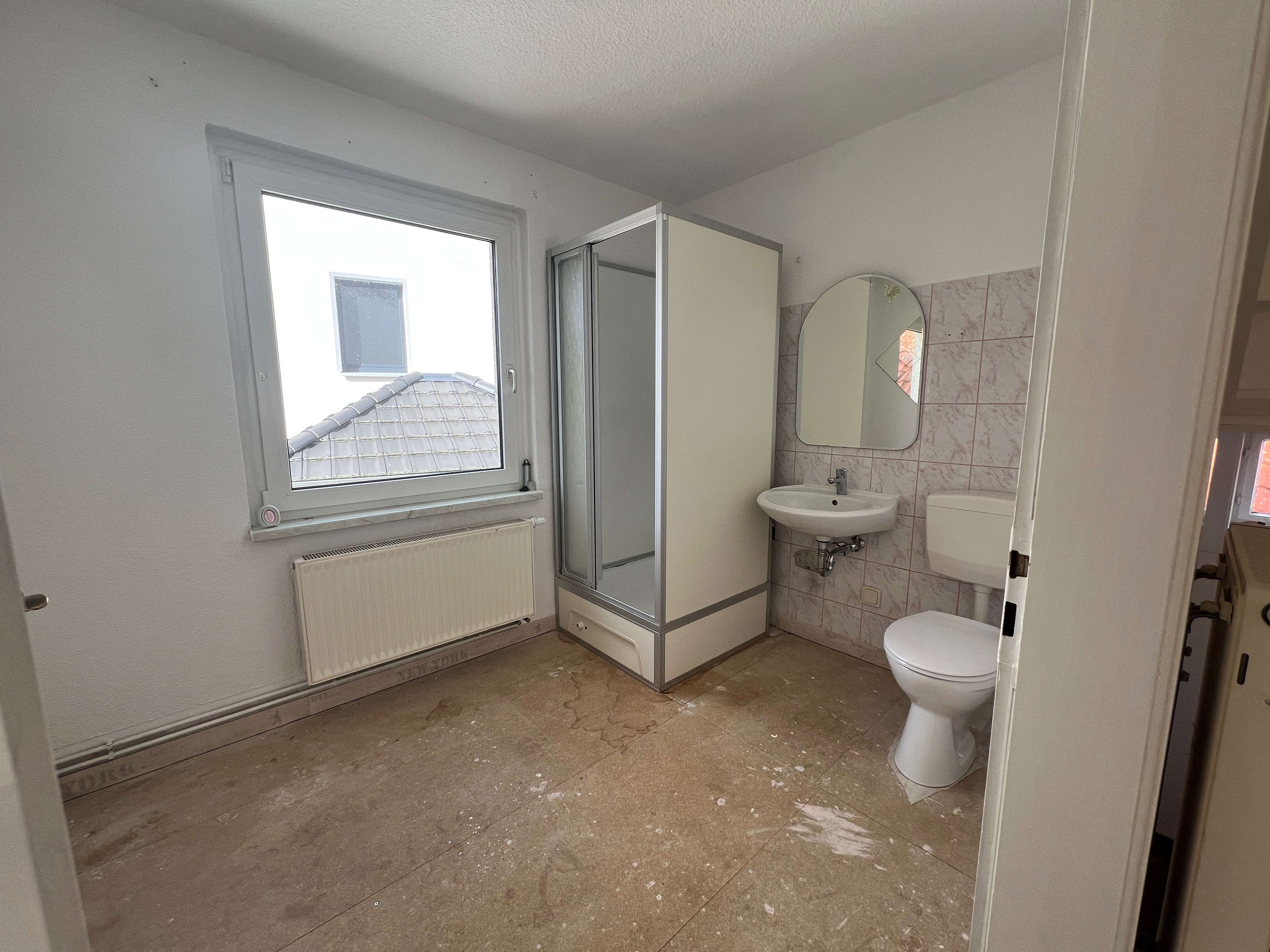 Immobilie in Oppurg - Einfamilienhaus mit großem Gartengrundstück und Nebengelass in Pößneck/OT Schlettwein - Bild 2