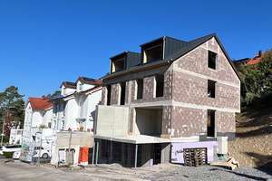 "JETZT BESICHTIGEN und im Sommer 26 bereits einziehen" Moderne DHH in Flacht in Idyllische Randlage – Die vollständige Adresse der Immobilie erhältst du vom Anbieter., 71287 Weissach – Vorschaubild 1