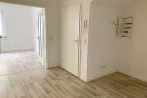 Großräumige, 2- Zi.- Whg. mit sonnig. Balkon, sehr gute Lage von D-dorf Golzheim, unweit vom Rhein! – Kaiserwerther Str. 130, 40474 Golzheim, Düsseldorf – Vorschaubild 3