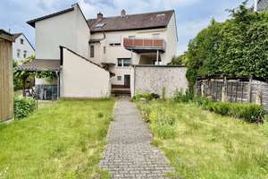 Charmante, gepflegte Immobilie mit Potenzial
Garagen, Carport und Garten – Die vollständige Adresse der Immobilie erhältst du vom Anbieter., 64807 Dieburg – Vorschaubild 1