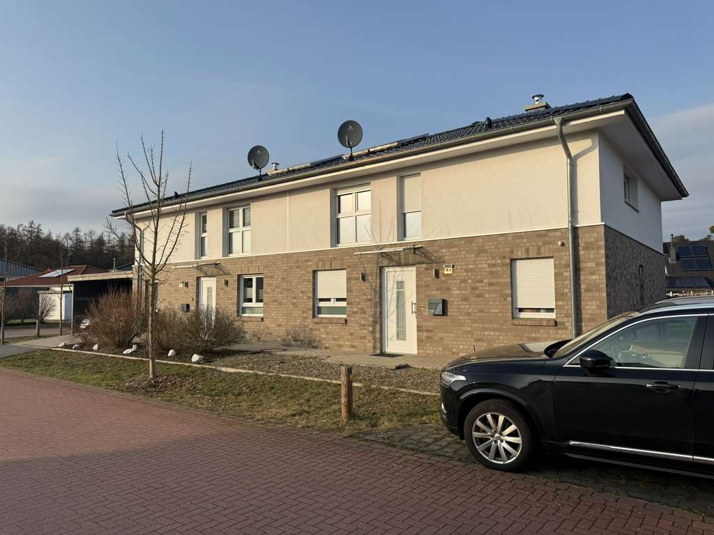 Immobilie in Lachendorf - Neuwertige Doppelhaushälfte mit Garten und toller Ausstattung - Bild 0