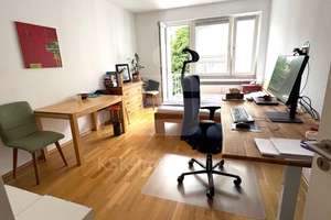 Zuhause mit viel Licht und Balkon in Köln