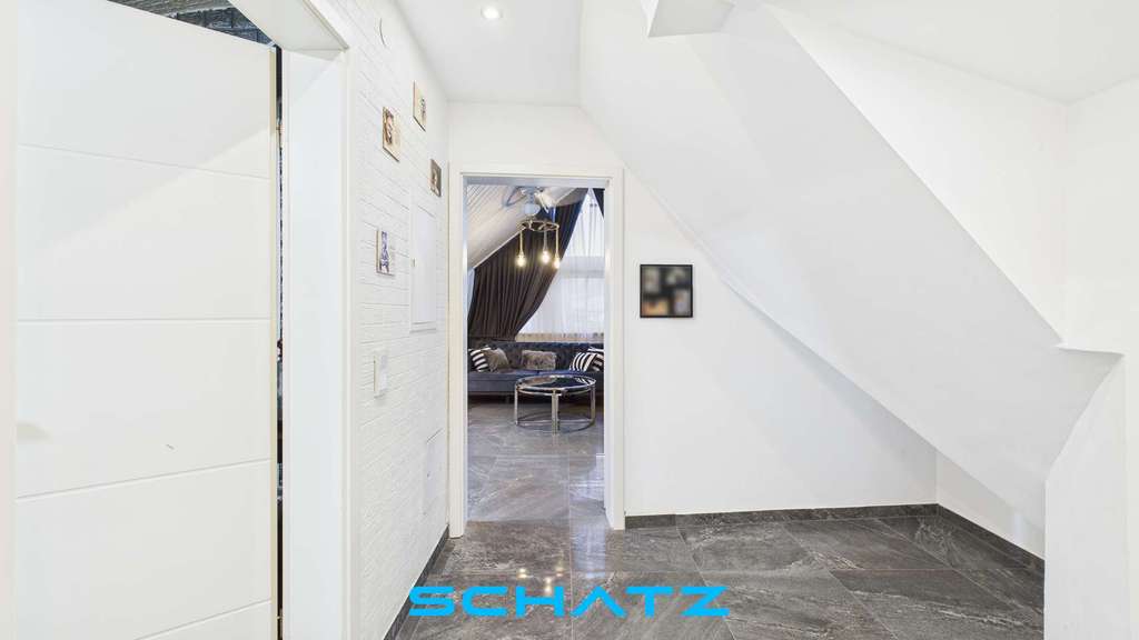 Immobilie in Kirchheim am Neckar - 2-Zimmer Dachgeschosswohnung mit Balkon - Bild 2