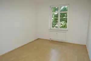 Offene Küche mit kompletter EBK - Fensterbad - Balkon - Abstellraum – Carl-von-Ossietzky-Straße 42, 9126 Chemnitz – Vorschaubild 14