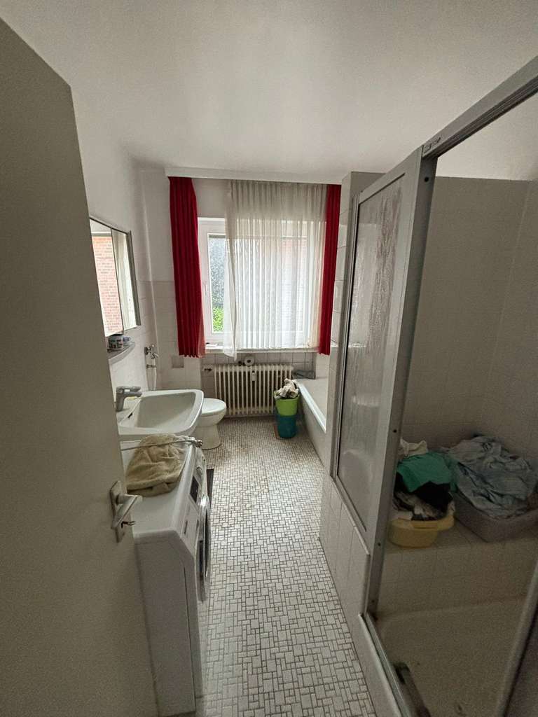 Immobilie in Emsdetten - Freistehendes Zweifamilienhaus mit Garage auf schönem Grundstück in Emsdetten - Bild 2