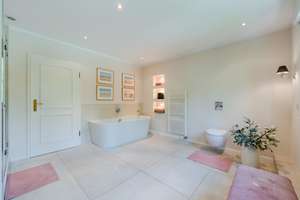 Spacious detached house with pool and wellness area in a family-friendly location – Die vollständige Adresse der Immobilie erhältst du vom Anbieter., 14089 Kladow, Berlin – Vorschaubild 19