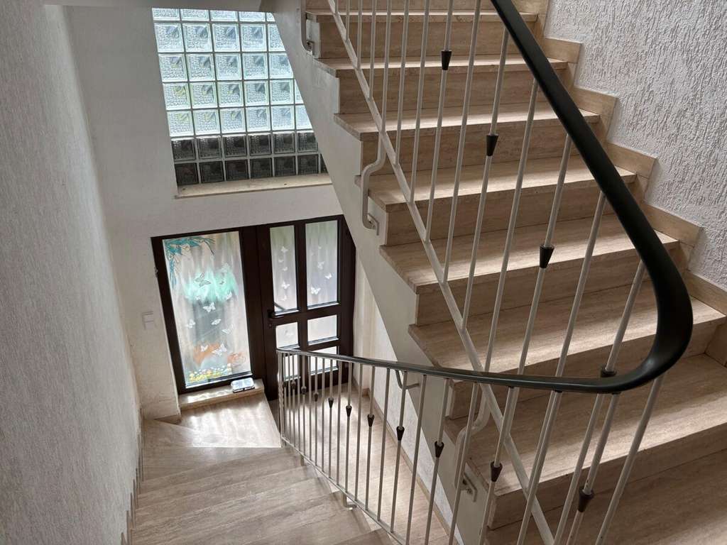 Immobilie in Püttlingen - Großes 2-3 Familienhaus mit Garten und Garagen in ruhiger Lage von Püttlingen - Köllerbach - Bild 4