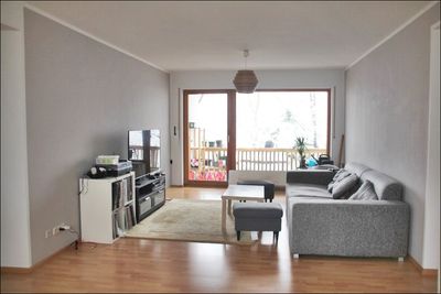 Helle Etagen-Wohnung mit Balkon im Himmelfeld