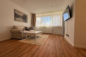 Helle Moderne, voll möblierte 1-Zimmer-Wohnung in München-Laim mit Top-Anbindung – Agricolastraße 56, 80689 St. Ulrich, München – Vorschaubild 1