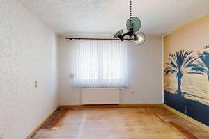 ~~ WOHNHAUS IN RUHIGER LAGE MIT GARTEN, CARPORT UND AUSBAURESERVE ~~ – Die vollständige Adresse der Immobilie erhältst du vom Anbieter., 76857 Waldhambach – Vorschaubild 12