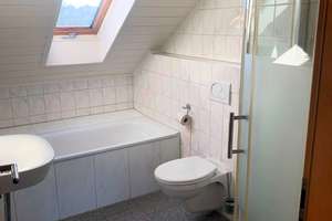 Charmante Dachgeschosswohnung mit Garage & Gartenanteil in Mülheim-Saarn! – 45481 Saarn, Mülheim an der Ruhr – Vorschaubild 9