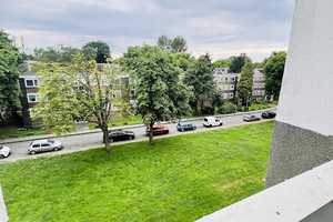 Gepflegte,  großzügig geschnittene 4 Zimmer Wohnung mit Balkon – Meerkamp 20, 45327 Essen – Vorschaubild 2