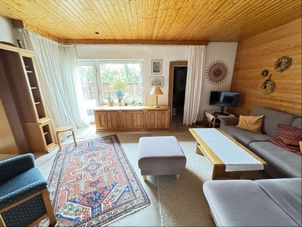 Immobilie in Hohenlockstedt - Gepfl. Familienhaus mit 6 Zimmern + Vollkeller und schönem Grundstück - Bild 2