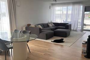 Nachmieter gesucht: Großzügige 3-Zimmer-Staffelgeschosswohnung mit umlaufender Dachterrasse
