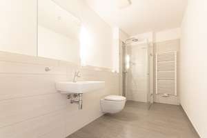 Großzügiges Loft mit Balkon| Aufzug | Parkett | 2 Bäder | Kaminanschluss | Stellplatz – Die vollständige Adresse der Immobilie erhältst du vom Anbieter., 4103 Zentrum-Ost, Leipzig – Vorschaubild 13