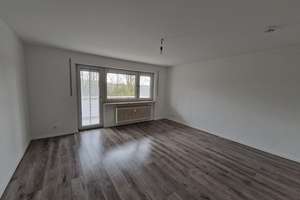 Frisch renoviert: Geräumige 3-Zimmer-Wohnung mit Balkon auf dem Eschberg zu vermieten