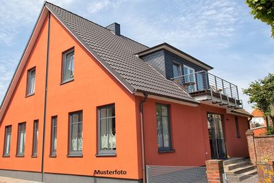 2-Familienhaus auf großem Grundstück mit viel Potential