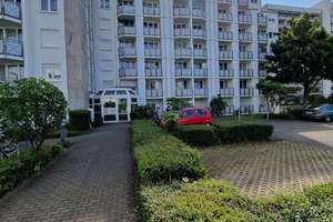 Helle 4-Zimmer-Wohnung mit vier Balkonen, 2 Stellplätzen und zwei Bädern in Köln-Junkersdorf – Die vollständige Adresse der Immobilie erhältst du vom Anbieter., 50858 Junkersdorf, Köln – Vorschaubild 3