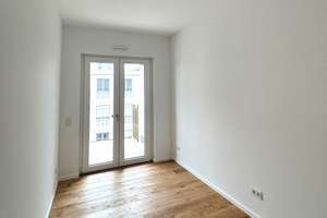  Moderne, helle 4-Raumwohnung mit 2 Balkonen und direkt an der Elbe! – Leipziger Straße 21c, 1097 Leipziger Vorstadt, Dresden – Vorschaubild 12