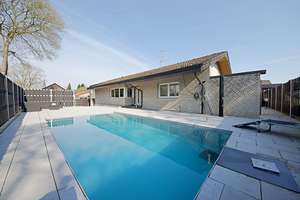 ✨ Exklusives Zweifamilienhaus mit Pool, ca. 300 m²  großem Grundstück – ideal für Familien! – Die vollständige Adresse der Immobilie erhältst du vom Anbieter., 41751 Viersen – Vorschaubild 2