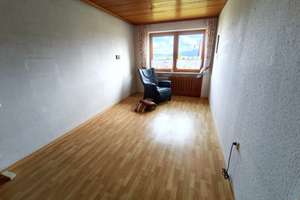 Familienhaus mit zwei Wohnbereichen, 892 m² Grundstück und Weitblick – 93444 Bad Kötzting – Vorschaubild 3