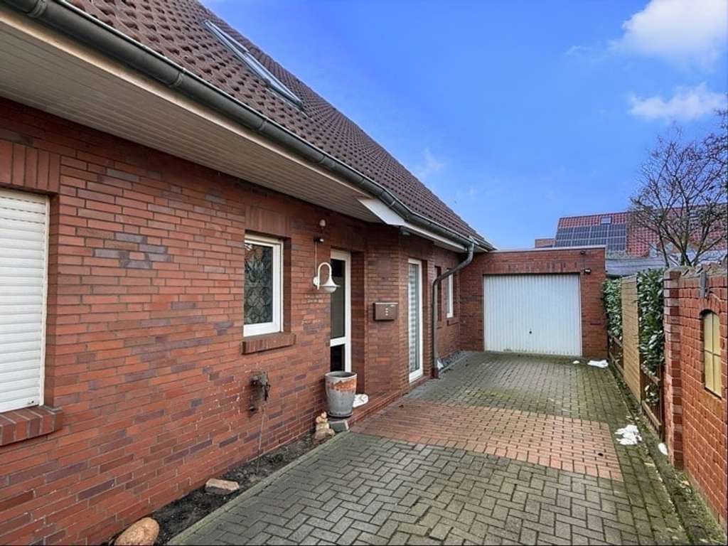 Immobilie in Lastrup - Wohnhaus mit zwei Wohneinheiten in guter Lage von Lastrup - Bild 1