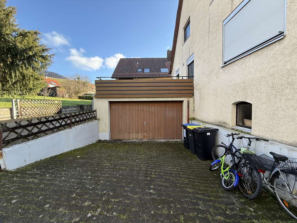 Immobilie in Weinstadt - Fachwerkhaus mit großer Garage und vielen Möglichkeiten! - Bild 2