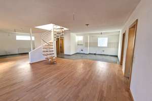 Stadtleben trifft Freiluft-Oase: Maisonette mit 45 m² Dachterrasse