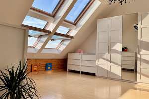 Ohne Makler: Dachgeschoss Maisonette mit traumhaftem Ausblick. Zur Selbstnutzung oder Kapitalanlage! – Die vollständige Adresse der Immobilie erhältst du vom Anbieter., 40476 Derendorf, Düsseldorf – Vorschaubild 2