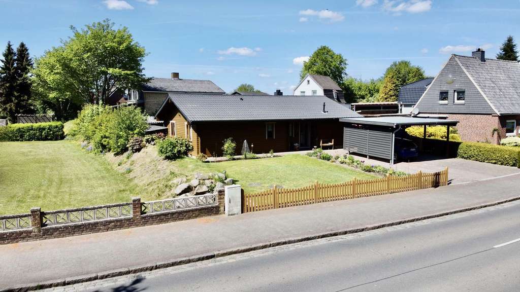 Immobilie in Hamdorf - Holzhaus, ebenerdig, mit guten energetischen Eigenschaften - Bild 0