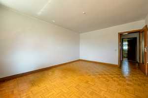 Urdenbach: 3-Zimmer-Wohnung mit großem Süd-Ost-Balkon in Schlosspark Benrath Nähe. – Düsseldorf – Vorschaubild 2