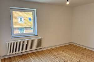 Praktische 2,5 Zimmerwohnung mit Dielenboden – Nachtigalstraße 8, 24149 Neumühlen-Dietrichsdorf, Kiel – Vorschaubild 3