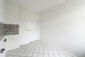 "Attraktive Kapitalanlage: Vermietete, renovierte 2-Zimmer-Wohnung mit Stellplatz und Gartennutzung" – Klopstockstraße 9, 9131 Ebersdorf, Chemnitz – Vorschaubild 8