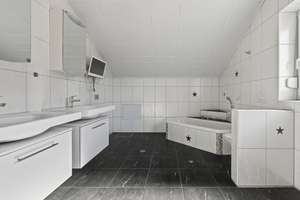 Großzügiges Wohnhaus mit Potenzial – vielseitig nutzbar als Ein- bis Dreifamilienhaus in Neuthard – Die vollständige Adresse der Immobilie erhältst du vom Anbieter., 76689 Karlsdorf-Neuthard – Vorschaubild 6