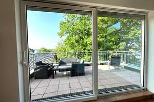 Great view: unique  penthouse-apartment with elevator and parking close to city center! – Die vollständige Adresse der Immobilie erhältst du vom Anbieter., 65195 Nordost, Wiesbaden – Vorschaubild 4