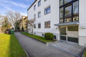Ruhige 3-Zi.-Wohnung mit Süd-Balkon & TG-Stellplatz in zukünftig sanierter Wohnanlage – Haunstetten – Die vollständige Adresse der Immobilie erhältst du vom Anbieter., 86179 Haunstetten-Nord, Augsburg – Vorschaubild 8
