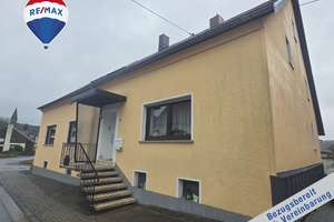 Ihr neues Zuhause: Gepflegte Doppelhaushälfte mit viel Platz... zur Miete... in Freisen-Oberkirchen! – Die vollständige Adresse der Immobilie erhältst du vom Anbieter., 66629 Freisen – Vorschaubild 1