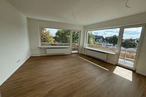 Erstbezug nach Sanierung - 3 Zi mit Loggia in Uni-Nähe (WG geeignet) & Stellplatz zu vermieten!